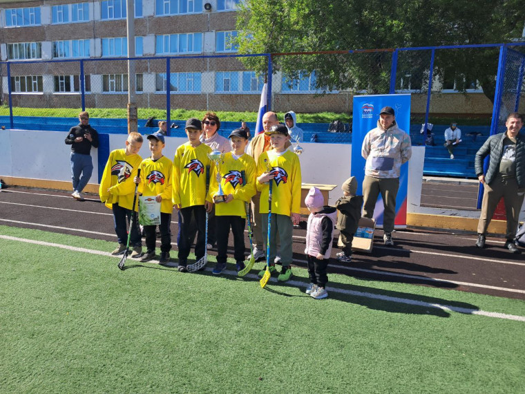 Чемпионат по флорболу в нашей школе!.